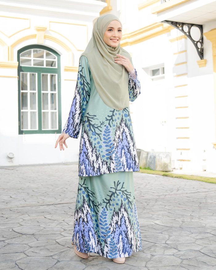 Baju Kurung Moden Batik Sultanah 4.0 - Purnama Sage Green - Image 2