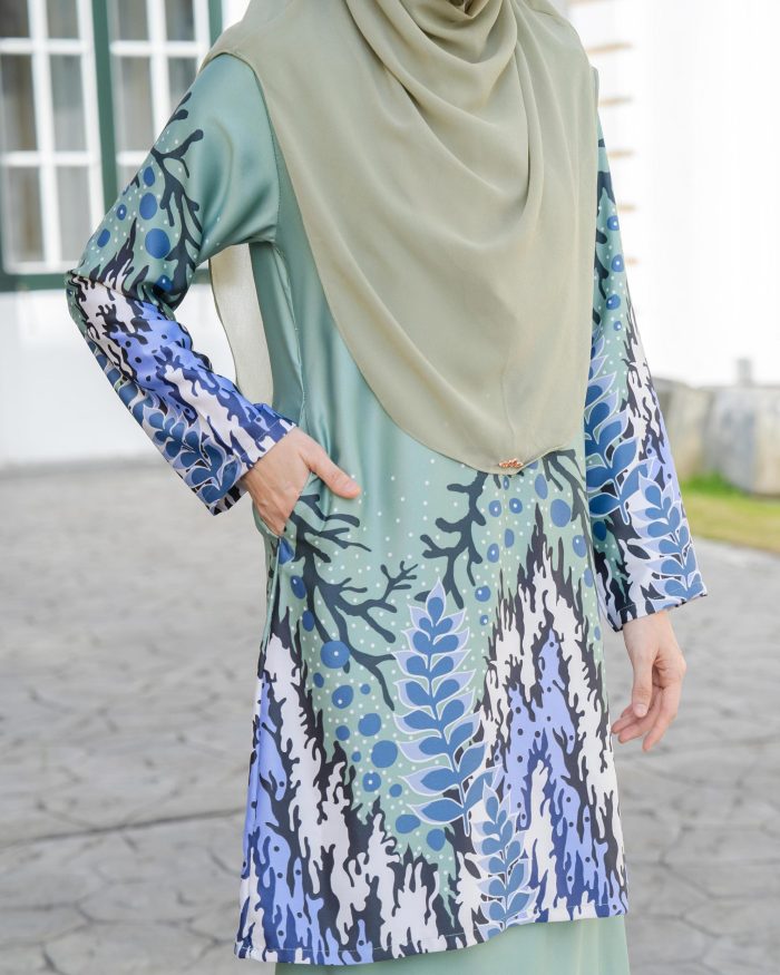 Baju Kurung Moden Batik Sultanah 4.0 - Purnama Sage Green - Image 3