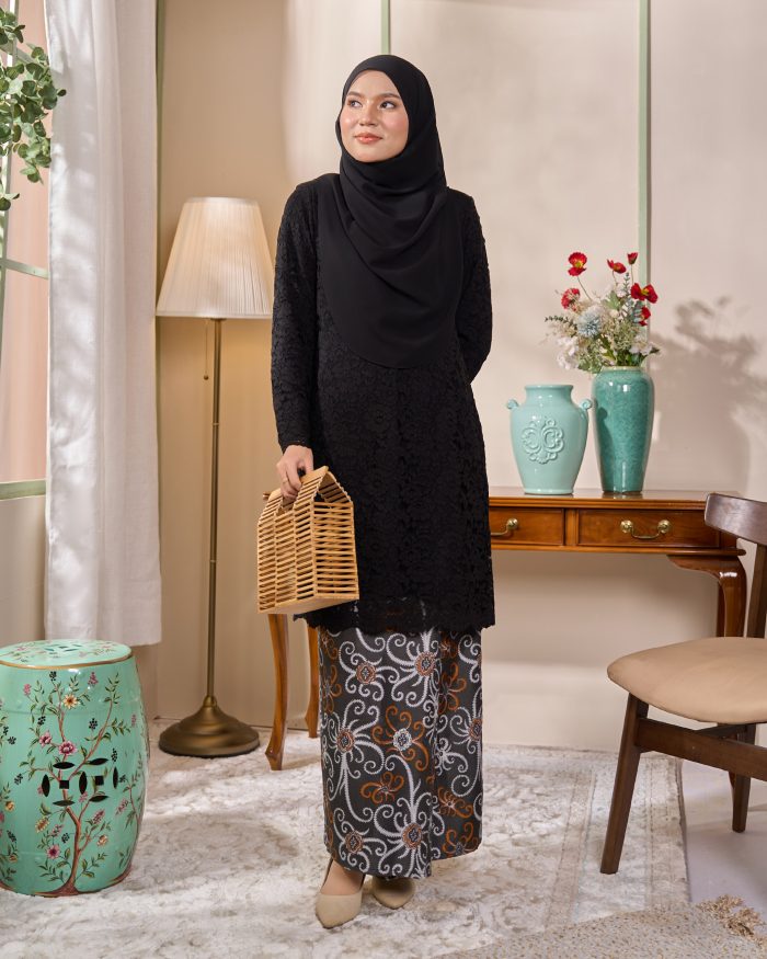 Baju Kurung Lace Batik Qaseh - Black Greyish - Image 2