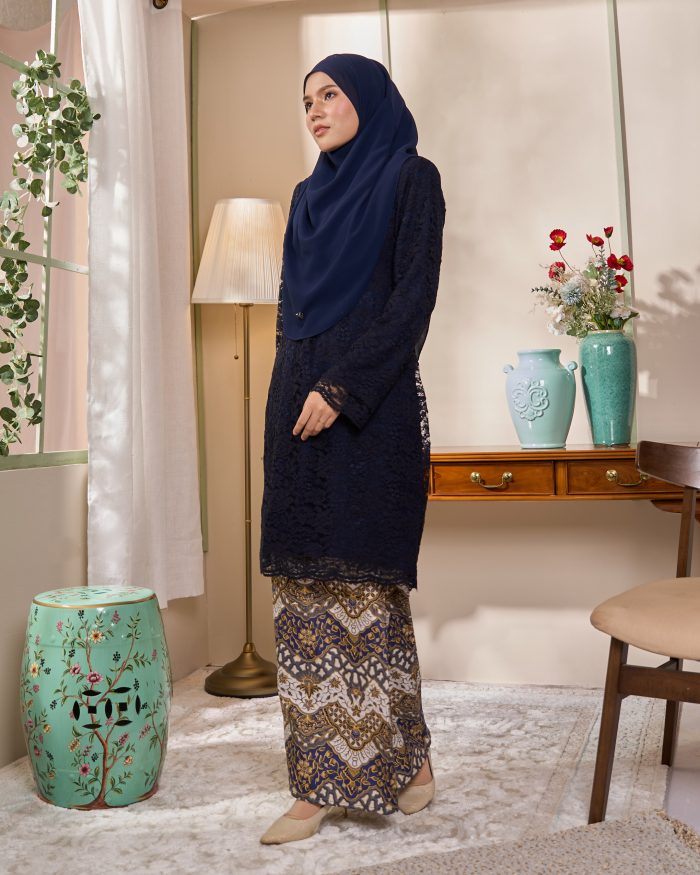 Baju Kurung Lace Batik Qaseh - Blue Lunar - Image 2