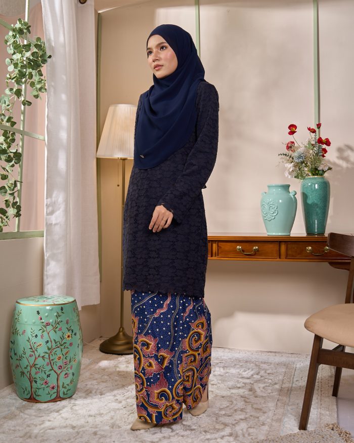 Baju Kurung Lace Batik Qaseh - Blue Plum