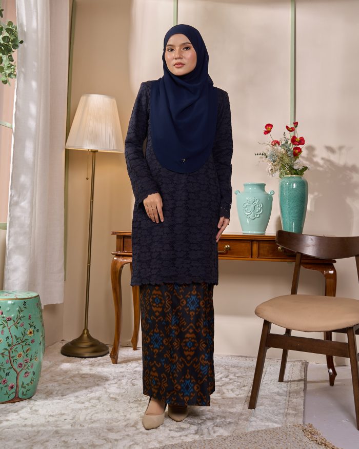 Baju Kurung Lace Batik Qaseh - Blue Spiced - Image 2