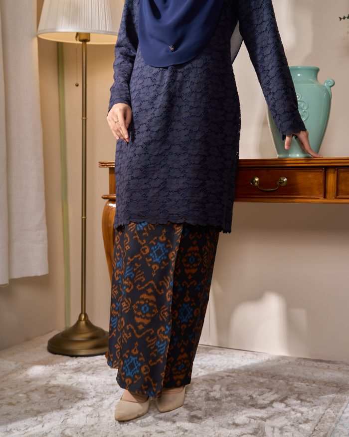 Baju Kurung Lace Batik Qaseh - Blue Spiced - Image 5