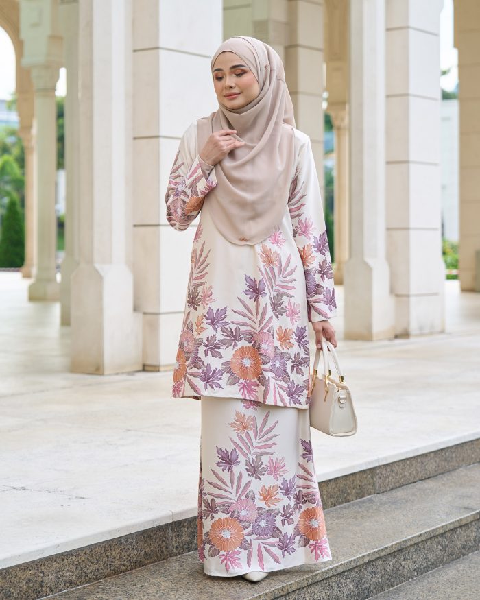 Baju Kurung Moden Batik Sultanah 10.0 - Ratna Gelato Cream - Image 3