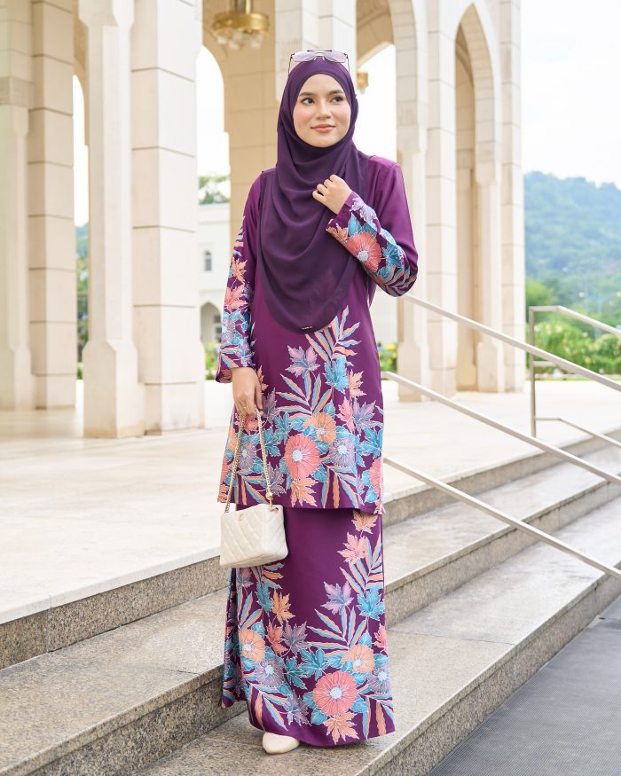 Baju Kurung Moden Batik Sultanah 10.0 - Ratna Orchid Purple - Image 2