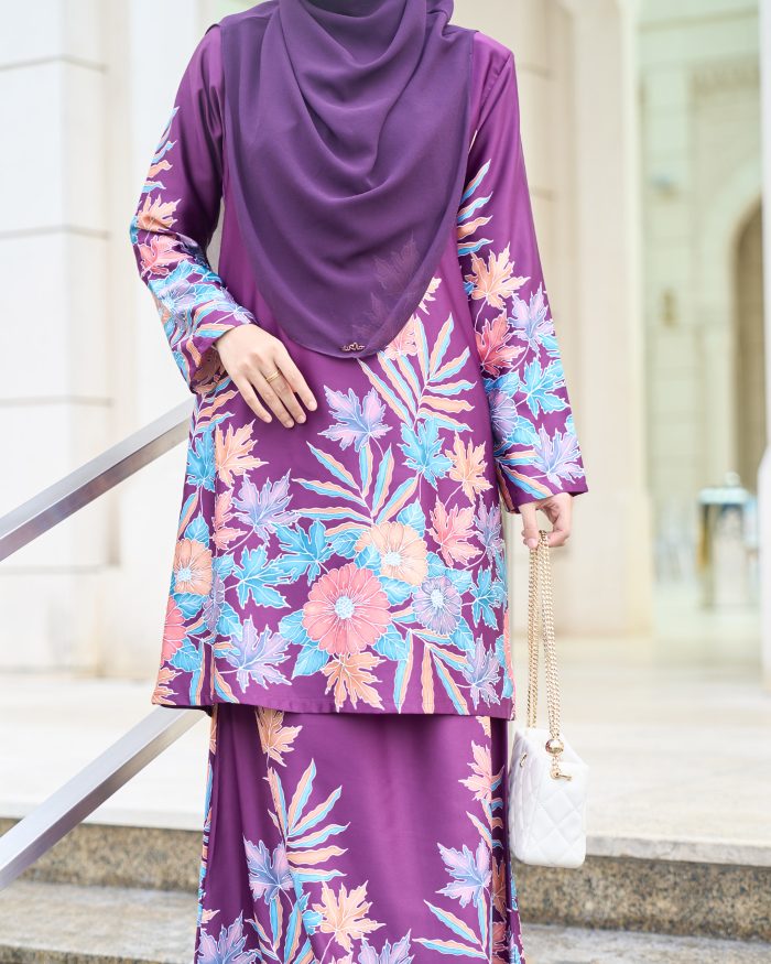 Baju Kurung Moden Batik Sultanah 10.0 - Ratna Orchid Purple - Image 4