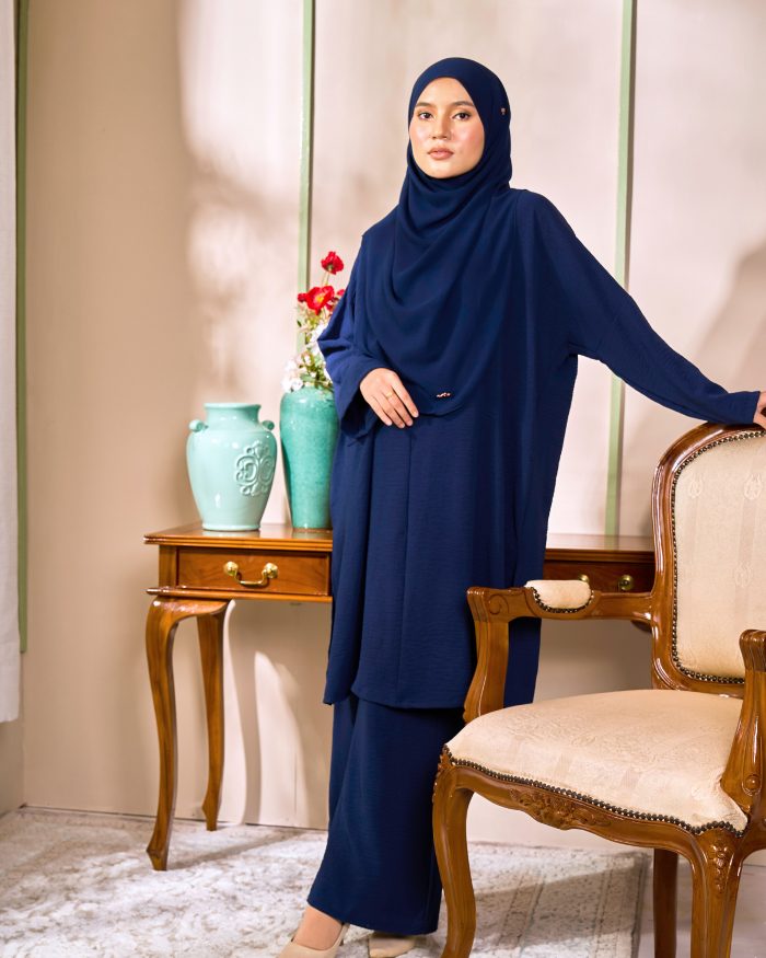 Suit Sophie – Navy Blue - Image 4