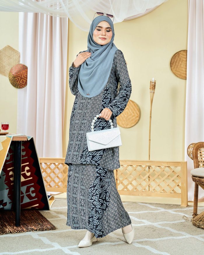 Baju Kurung Moden Batik Sultanah 7.0 - Ansari Pewter Grey - Image 3