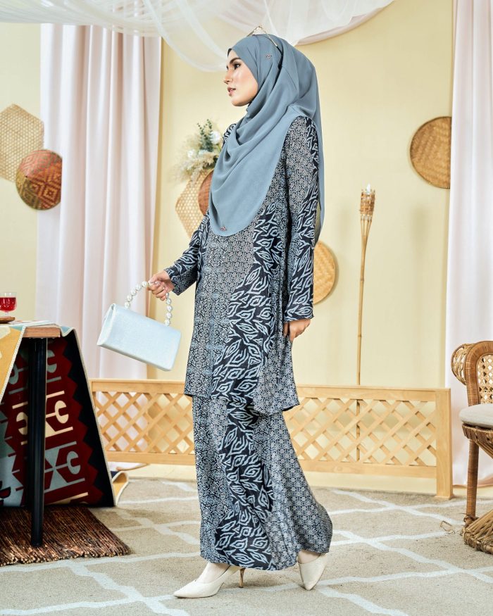 Baju Kurung Moden Batik Sultanah 7.0 - Ansari Pewter Grey - Image 4