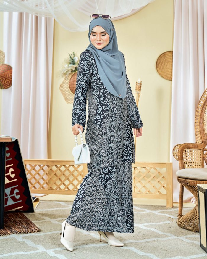 Baju Kurung Moden Batik Sultanah 7.0 - Ansari Pewter Grey - Image 5