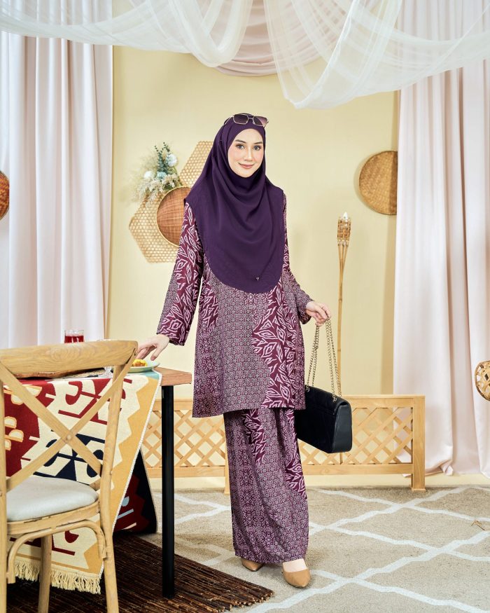 Baju Kurung Moden Batik Sultanah 7.0 - Ansari Plum Violet - Image 5