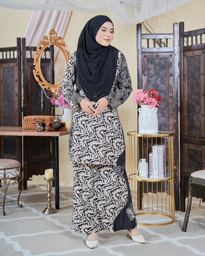 Baju Kurung Moden Batik Sultanah 9.0 - Ara Black - Image 2