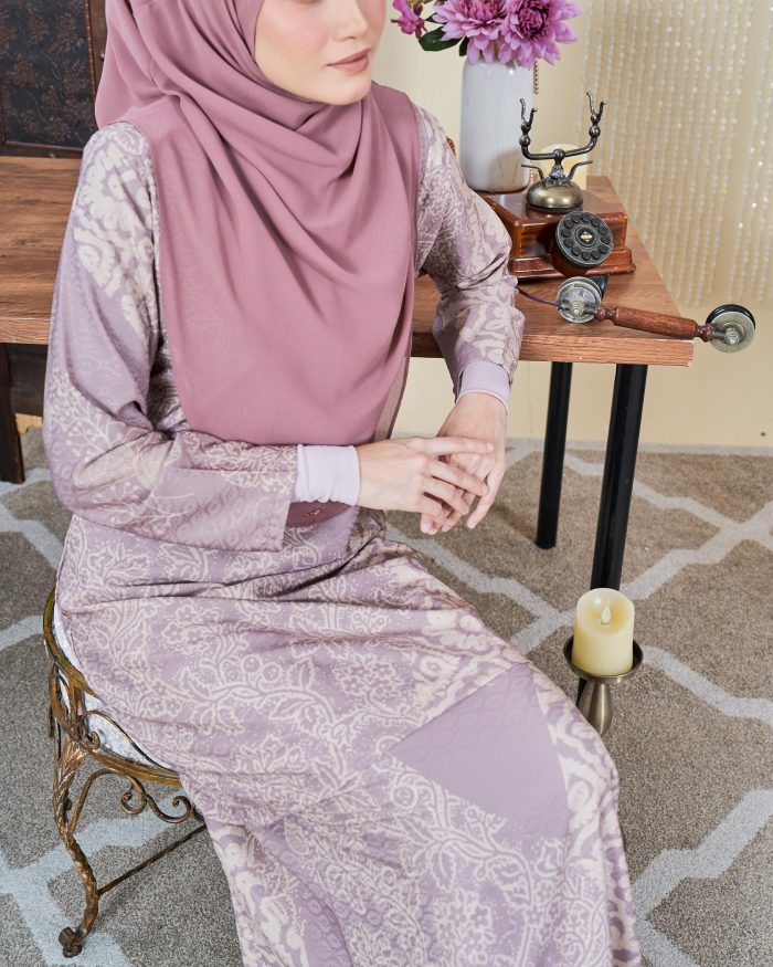 Baju Kurung Moden Batik Sultanah 9.0 - Ara Light Taupe - Image 3