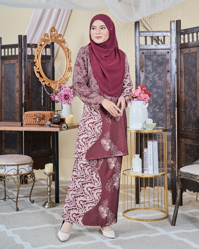 Baju Kurung Moden Batik Sultanah 9.0 - Ara Maroon - Image 2