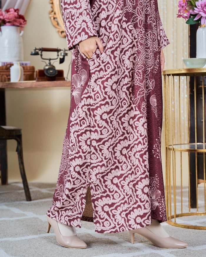 Kaftan Batik Sultanah - Ara Maroon - Image 4
