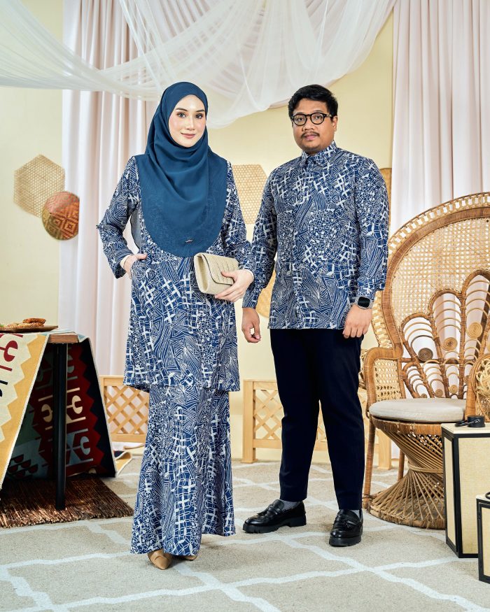 Baju Kurung Moden Batik Sultanah 7.0 - Azka Cobalt Blue - Image 3