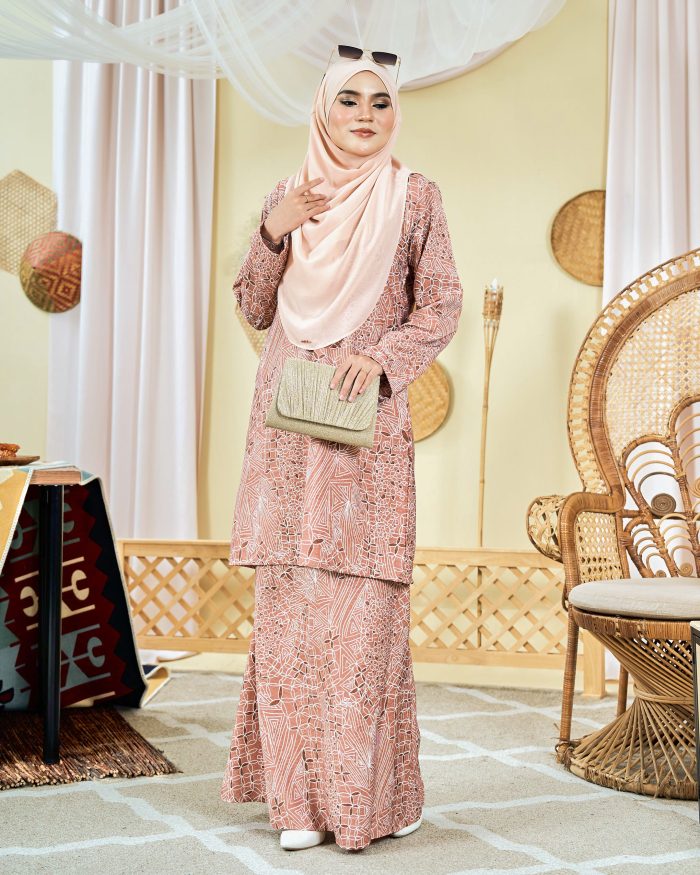 Baju Kurung Moden Batik Sultanah 7.0 - Azka Sienna Peach - Image 2