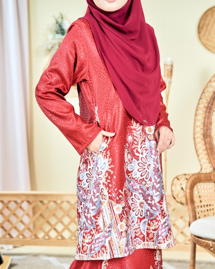 Baju Kurung Moden Batik Sultanah 6.0 - Bentara Red Cherry - Image 2