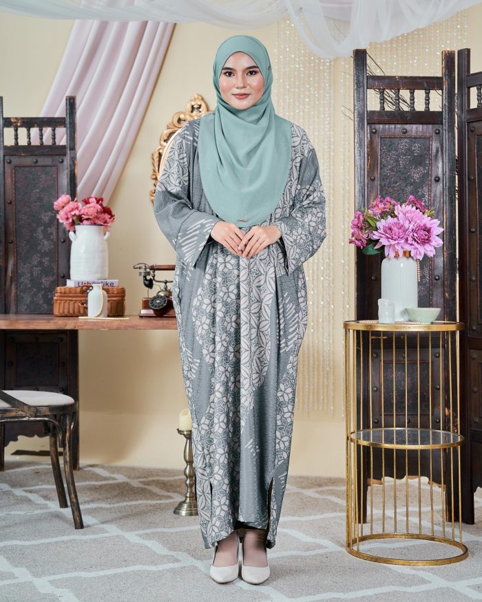 Kaftan Batik Sultanah - Budi Clary Sage