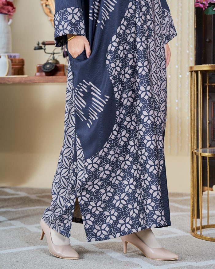 Kaftan Batik Sultanah - Budi Navy Blue - Image 4