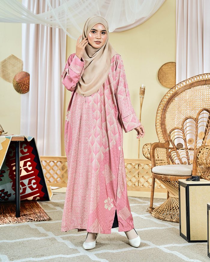 Kaftan Batik Sultanah - Elaina Crepe Pink - Image 2