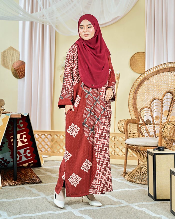 Kaftan Batik Sultanah - Kartika Berry Red - Image 2