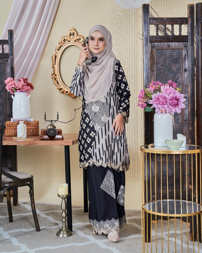 Baju Kurung Moden Sulam Batik Sultanah 9.0 - Embun Black - Image 6