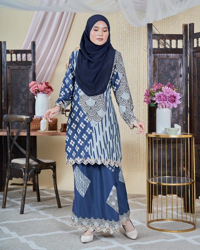 Baju Kurung Moden Sulam Batik Sultanah 9.0 - Embun Navy Blue