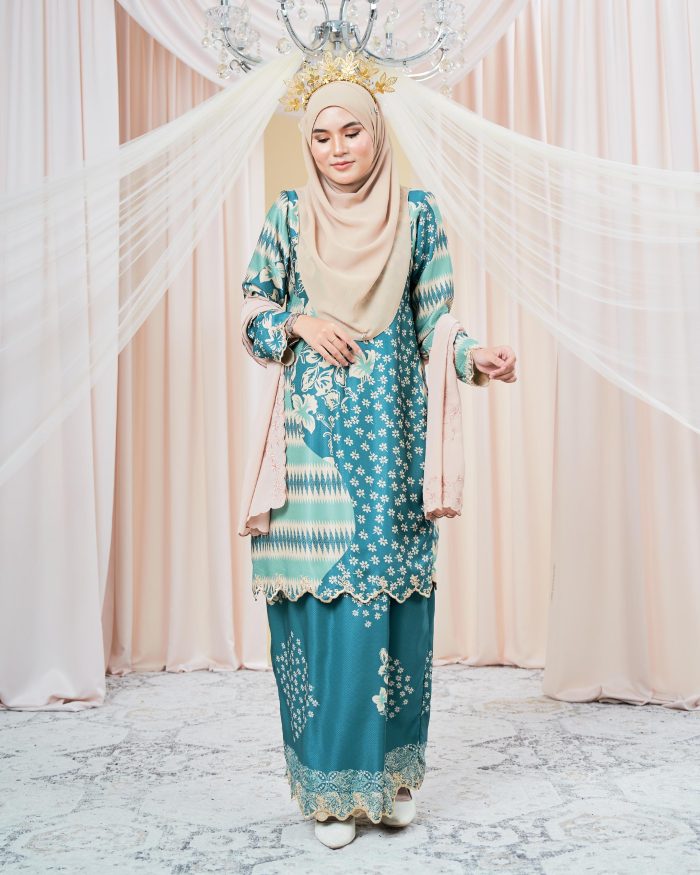 Baju Kurung Moden Batik Puteri Maya Laluna X MCC - Aqua Teal - Image 6