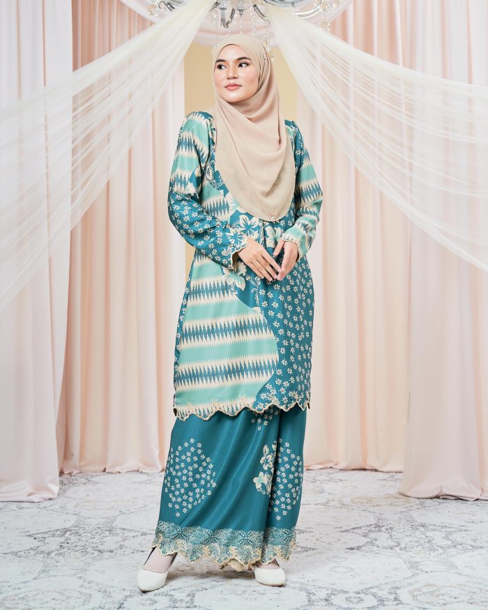 Baju Kurung Moden Batik Puteri Maya Laluna X MCC - Aqua Teal - Image 5