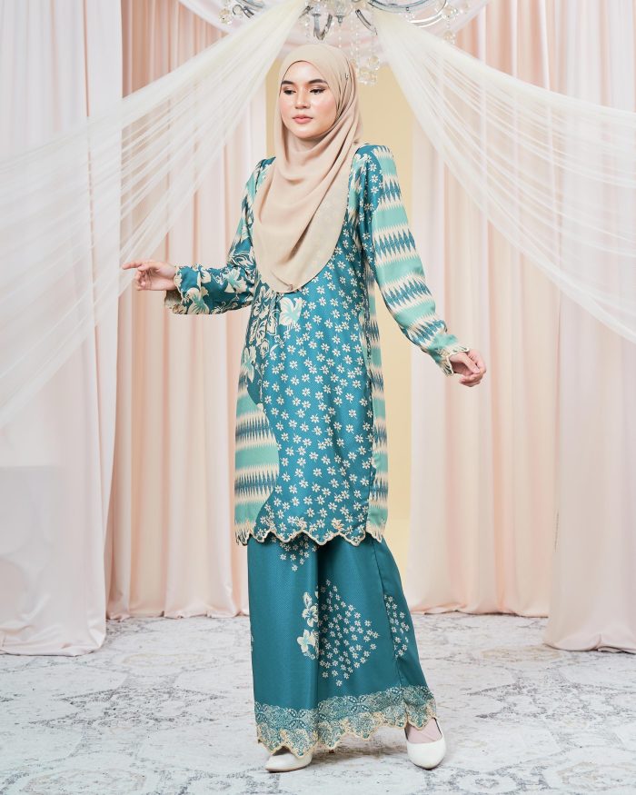 Baju Kurung Moden Batik Puteri Maya Laluna X MCC - Aqua Teal - Image 4