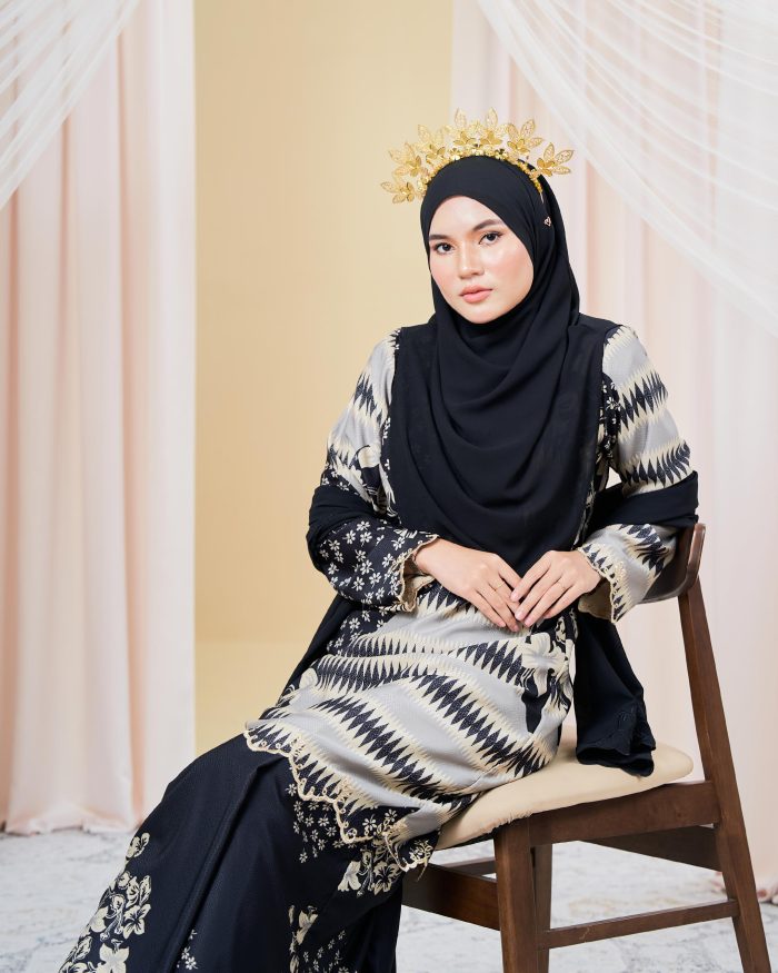 Baju Kurung Moden Batik Puteri Maya Laluna X MCC - Ash Black - Image 7