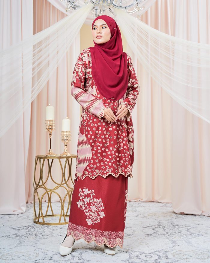 Baju Kurung Moden Batik Puteri Maya Laluna X MCC - Silk Maroon - Image 6