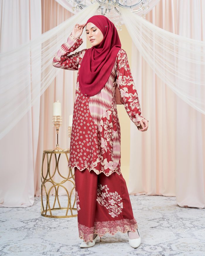 Baju Kurung Moden Batik Puteri Maya Laluna X MCC - Silk Maroon - Image 7