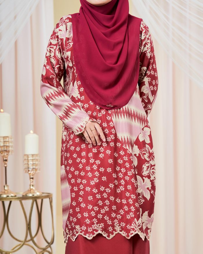 Baju Kurung Moden Batik Puteri Maya Laluna X MCC - Silk Maroon - Image 2