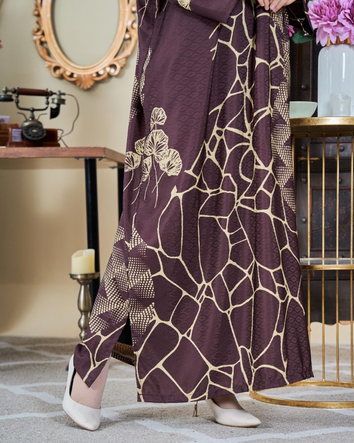 Kaftan Batik Sultanah - Mulya Burgundy - Image 2