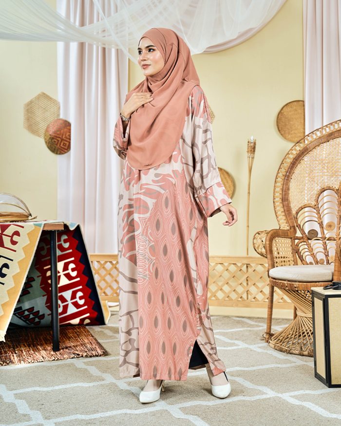 Kaftan Batik Sultanah - Pawana Apricot Peachy - Image 2