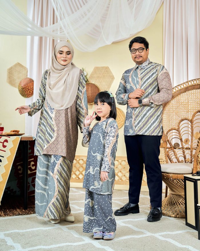 Baju Kurung Moden Batik Sultanah Kids 9.0 - Armani Sage Brown - Image 3