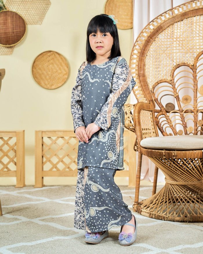 Baju Kurung Moden Batik Sultanah Kids 9.0 - Armani Sage Brown - Image 2