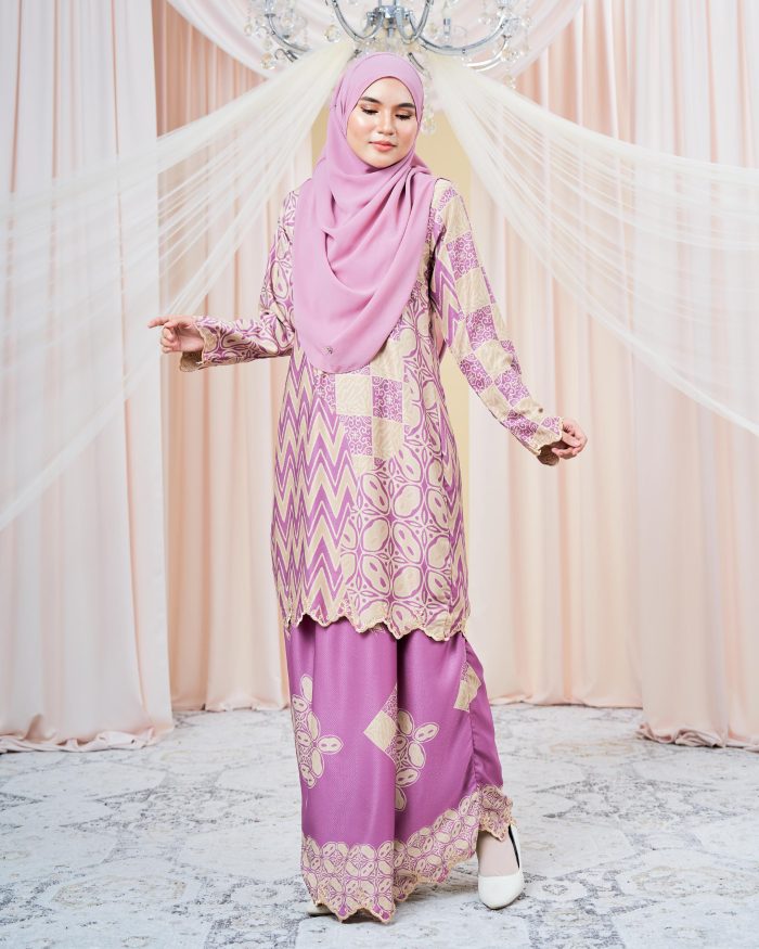 Baju Kurung Moden Batik Puteri Sari Laluna X MCC - Pinkish Rouge - Image 3