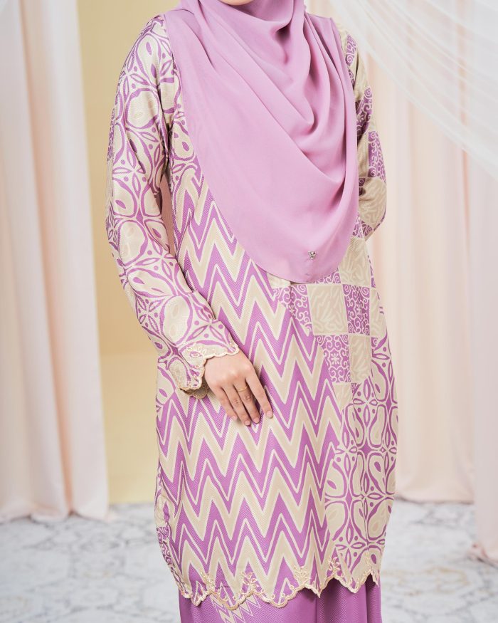 Baju Kurung Moden Batik Puteri Sari Laluna X MCC - Pinkish Rouge - Image 2