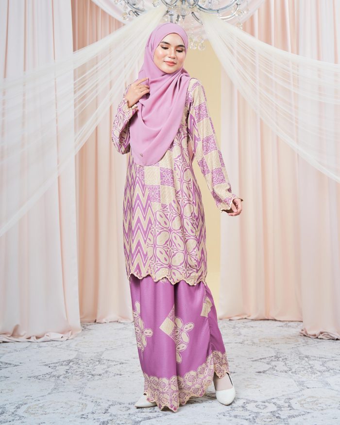 Baju Kurung Moden Batik Puteri Sari Laluna X MCC - Pinkish Rouge - Image 4