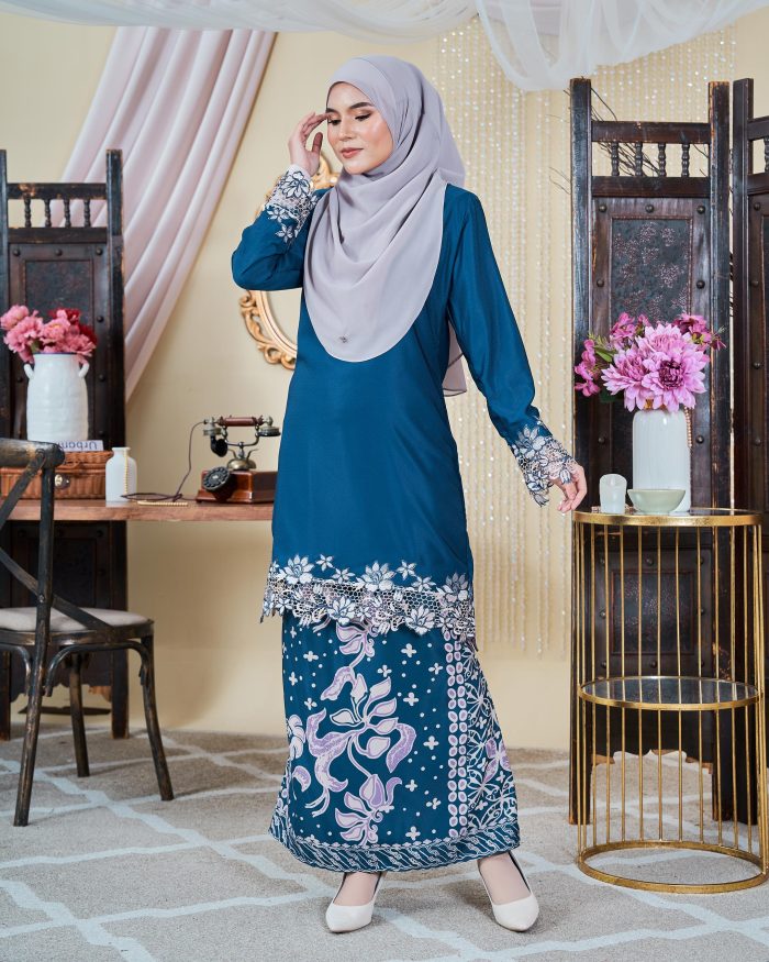 Baju Kurung Moden Batik Lace Sultanah 10.0 - Adlina Azure Blue - Image 2