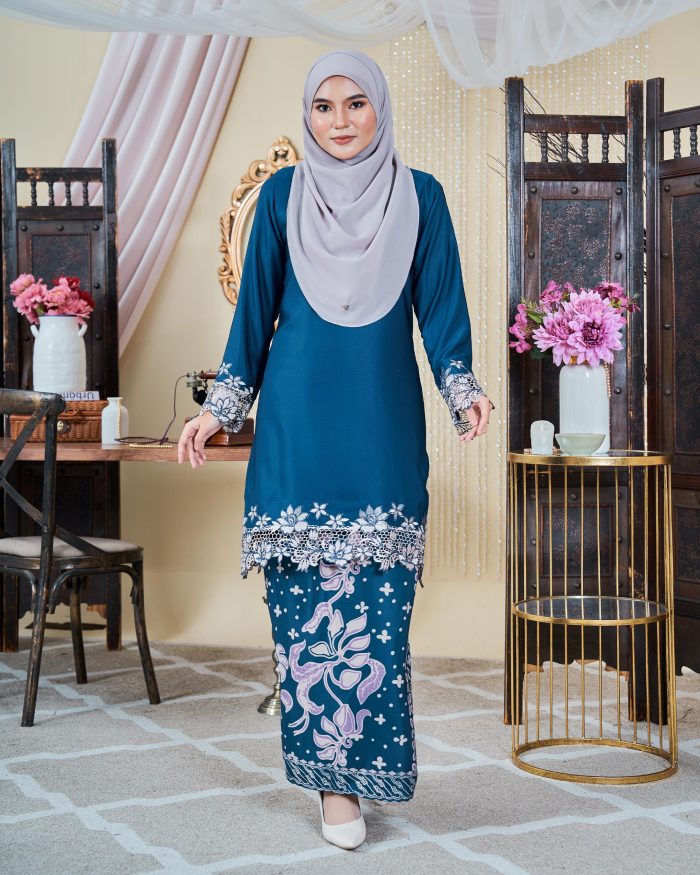 Baju Kurung Moden Batik Lace Sultanah 10.0 - Adlina Azure Blue