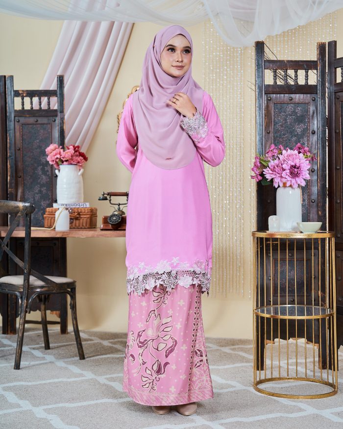 Baju Kurung Moden Batik Lace Sultanah 10.0 - Adlina Baloon Pink - Image 2