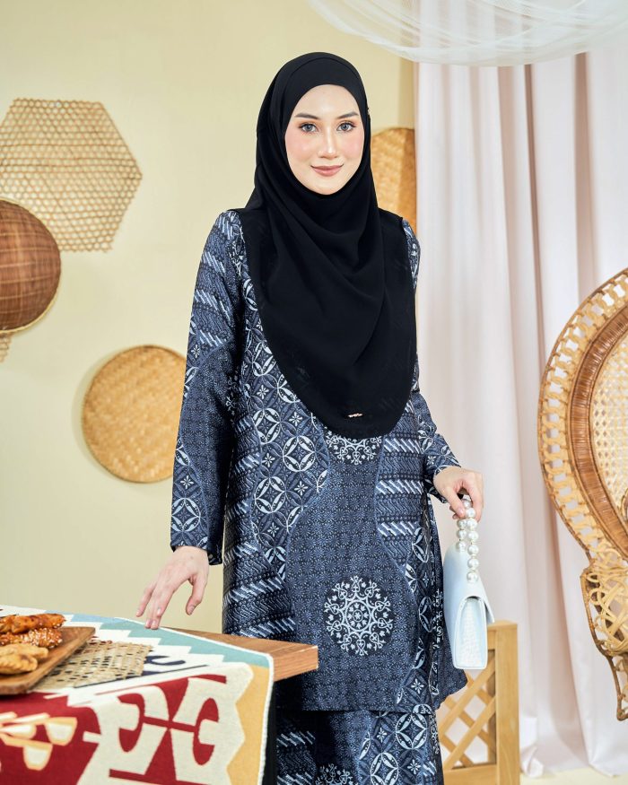 Baju Kurung Moden Batik Sultanah 8.0 - Akbar Dark Blue - Image 6