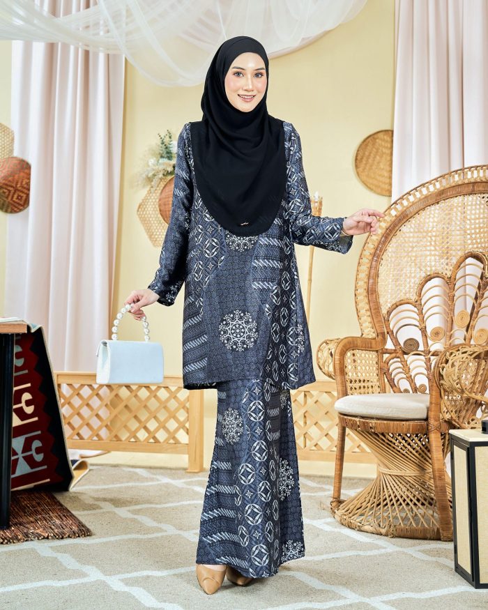 Baju Kurung Moden Batik Sultanah 8.0 - Akbar Dark Blue - Image 5