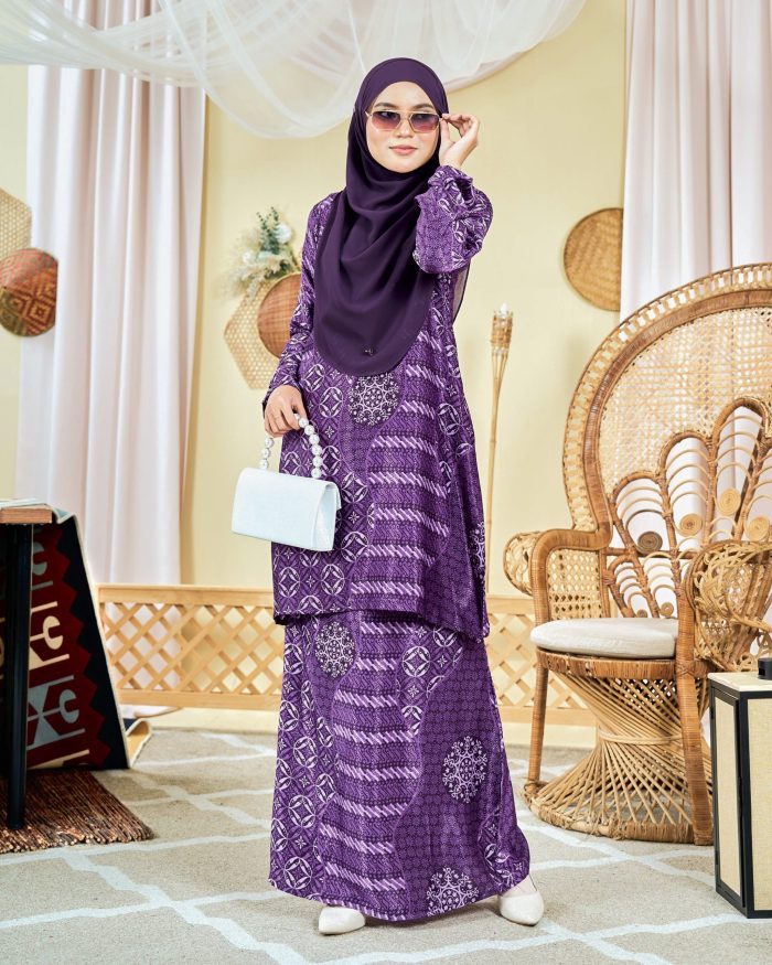 Baju Kurung Moden Batik Sultanah 8.0 - Akbar Purple Iris - Image 3