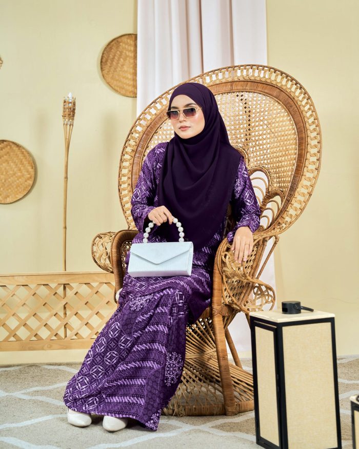 Baju Kurung Moden Batik Sultanah 8.0 - Akbar Purple Iris - Image 2