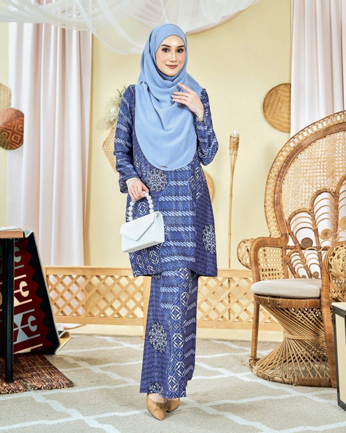 Baju Kurung Moden Batik Sultanah 8.0 - Akbar Space Blue - Image 4